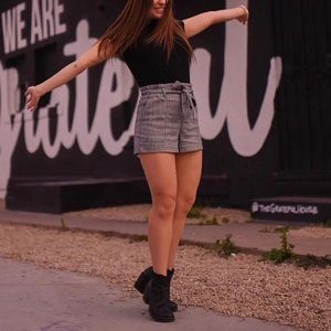 XS Zara houndstooth shorts